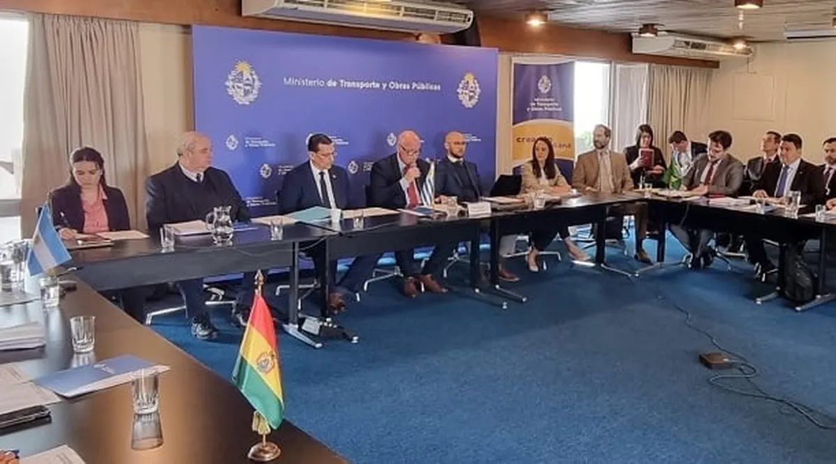 El Comité Intergubernamental de la Hidrovía en la reunión del 17/10 en Montevideo. El Comité Intergubernamental de la Hidrovía en la reunión del 17/10 en Montevideo.