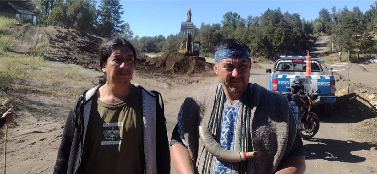 Desde la comunidad mapuche impiden continuar con la construcción de una millonaria obra en Villa La Angostura.