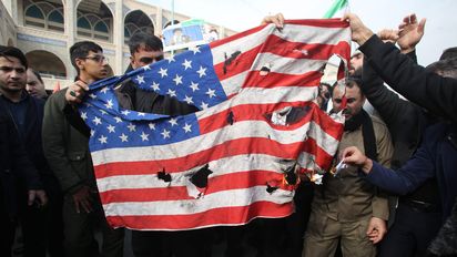 Dilema de USA: ¿Cómo vengarse de Irán sin entrar en guerra?