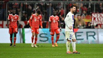 Franciavolvió a atacar a Lionel Messi a través del diario deportivo LEquipe con unacaricatura junto a sus ex compañeros del París Saint-Germain (PSG). Franciavolvió a atacar a Lionel Messi a través del diario deportivo LEquipe con unacaricatura junto a sus ex compañeros del París Saint-Germain (PSG).