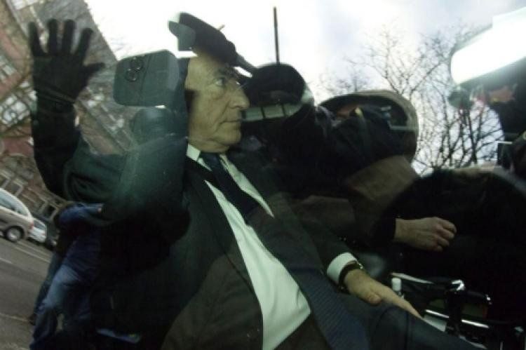 DSK, llegando a los tribunales de Lille(21/02).