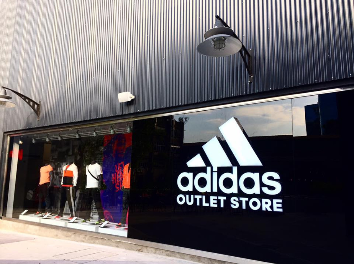El outlet de Adidas que tiene zapatillas a los mejores precios. El outlet de Adidas que tiene zapatillas a los mejores precios.