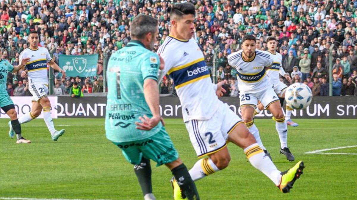 11 hinchas de Boca fueron detenidos durante el partido que el Xeneize cayó 1-0 ante Sarmiento de Junín cuando se cumplieron 10 años sin visitantes.