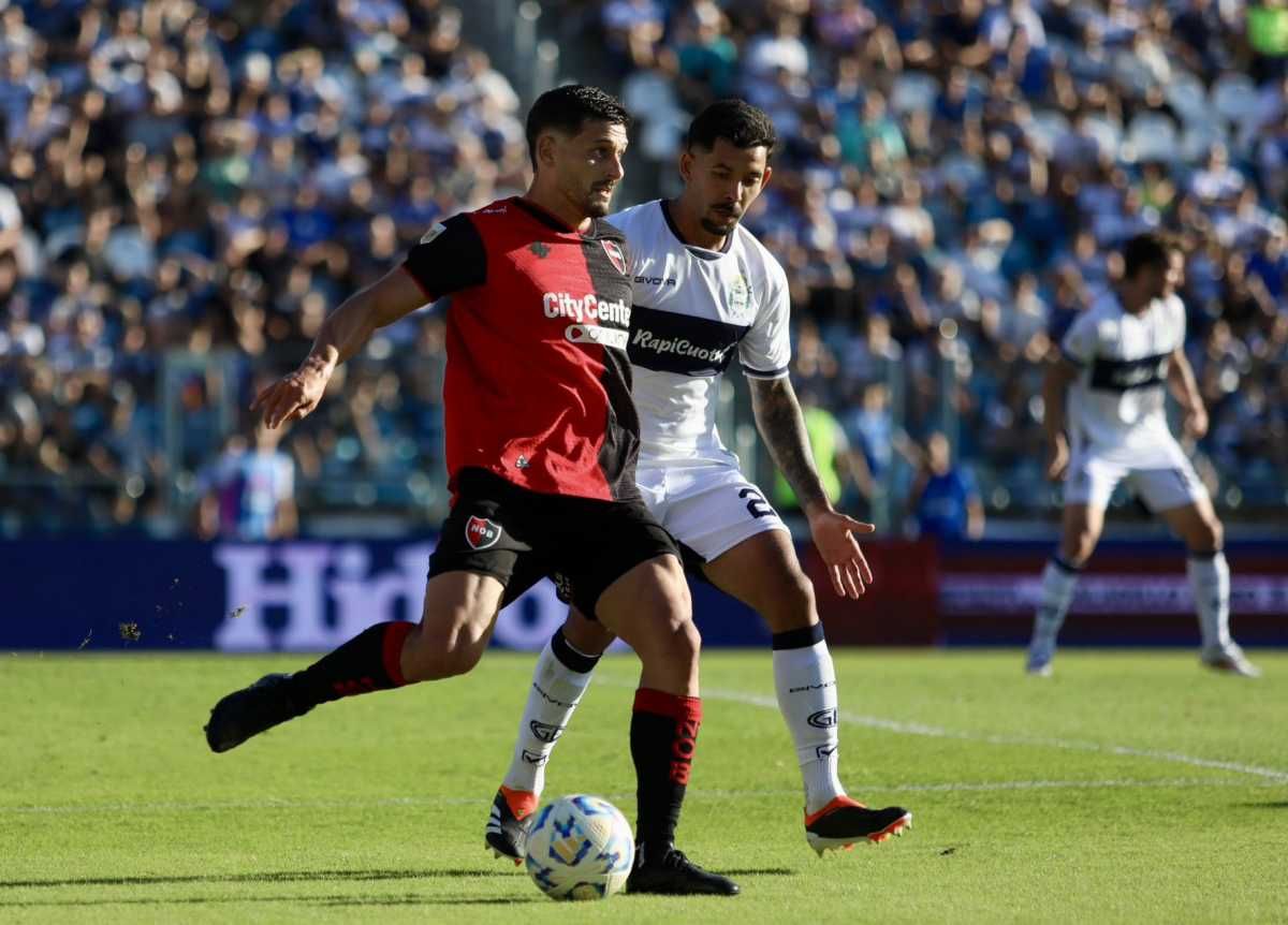 Gimnasia vs. Newell´s terminó con 2 expulsados.