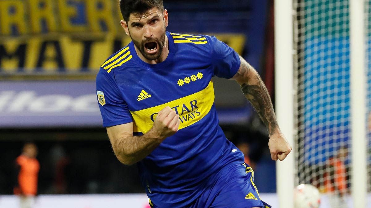 Nicol & aacute; s Orsini anot & oacute; el gol del triunfo entre Boca Juniors y Colón de Santa Fe. 26/09/2021.