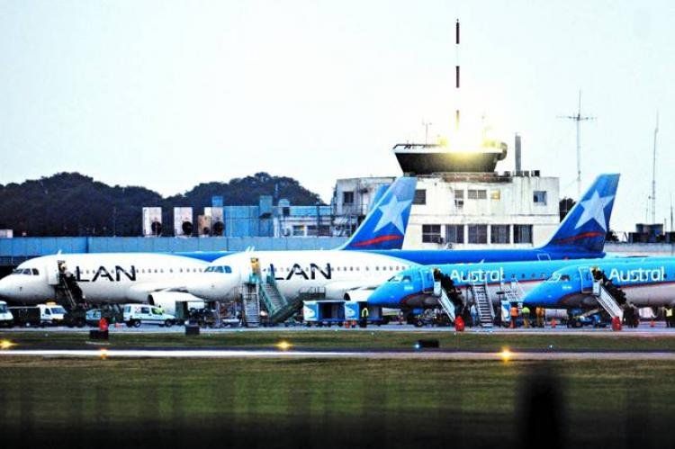 Aeronauticos afirman que si desalojan a LAN, el próximo jueves 29/08 hay paro nacional