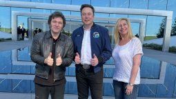 En la planta de Tesla acompañados por Karina Milei En la planta de Tesla acompañados por Karina Milei