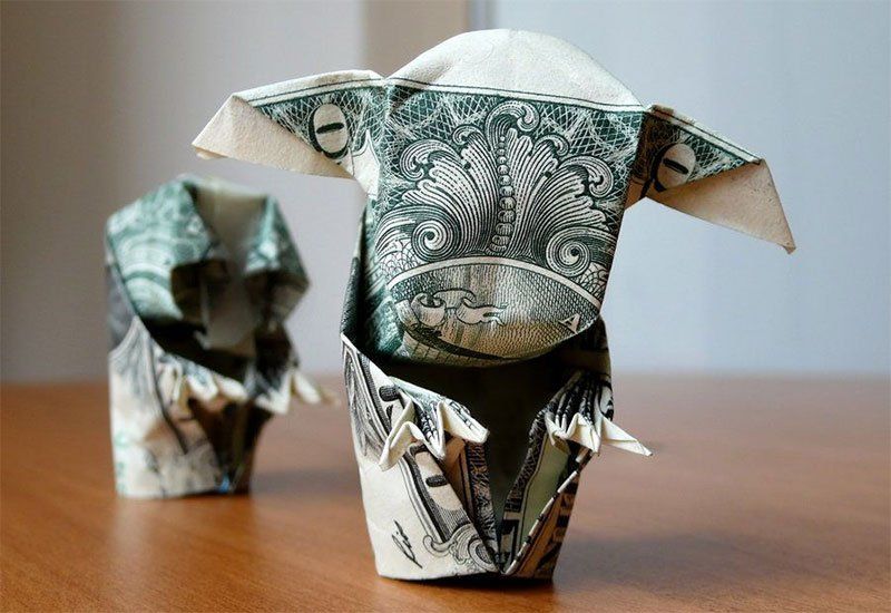 Origami en dólar de Yoda, uno de los personajes de la saga Star Wars. Imagen: Pinterest.