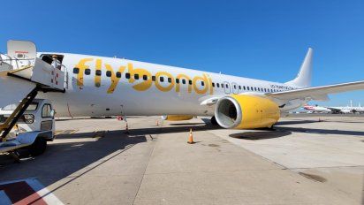 Flybondi se burla: Sancionado con millonaria multa pero la pagan los pasajeros