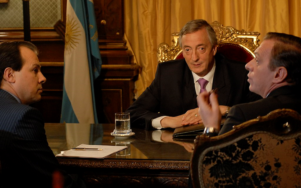 Marcelo Bonelli y Gustavo Sylvestre entrevistando a Néstor Kirchner Marcelo Bonelli y Gustavo Sylvestre entrevistando a Néstor Kirchner