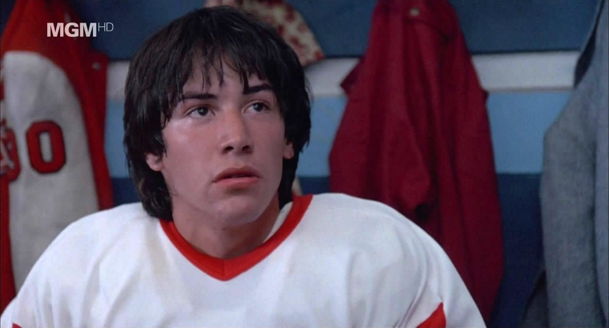 Después de descubrir su pasión por la actuación, Keanu Reeves tuvo algunas apariciones menores hasta su gran debut en el cine con "Nacido para ganar" (o "Youngblood"). Después de descubrir su pasión por la actuación, Keanu Reeves tuvo algunas apariciones menores hasta su gran debut en el cine con "Nacido para ganar" (o "Youngblood").
