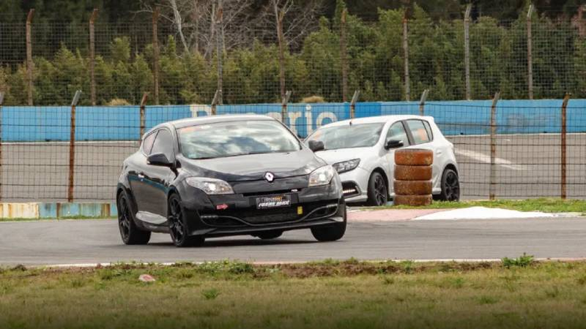 Excelente propuesta para los amantes del automovilismo. Excelente propuesta para los amantes del automovilismo.