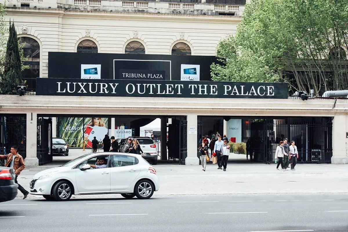 Un outlet imperdible en Buenos Aires. Un outlet imperdible en Buenos Aires.