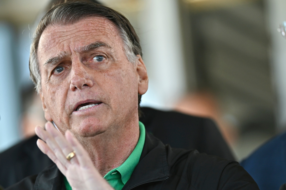Moraes advirtió que cualquier incumplimiento —como el intento de manipular la tobillera que ocurrió en noviembre pasado— revocará el beneficio y Bolsonaro regresará de inmediato a una celda común o al hospital penitenciario.