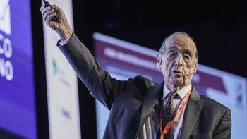 ¿Lo seguirá escuchando Javier Milei? Arriazu ahora le anticipó una corrida cambiaria