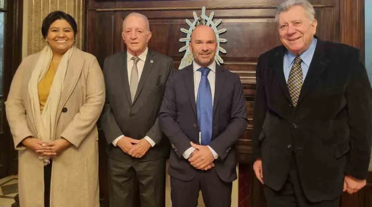 Humberto Roggero, invitados y el Embajador de la UE