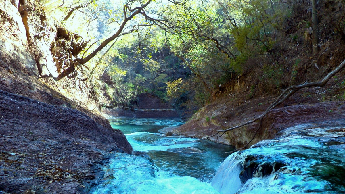 Las termas del Jordán impresionan a cualquiera. Las termas del Jordán impresionan a cualquiera.