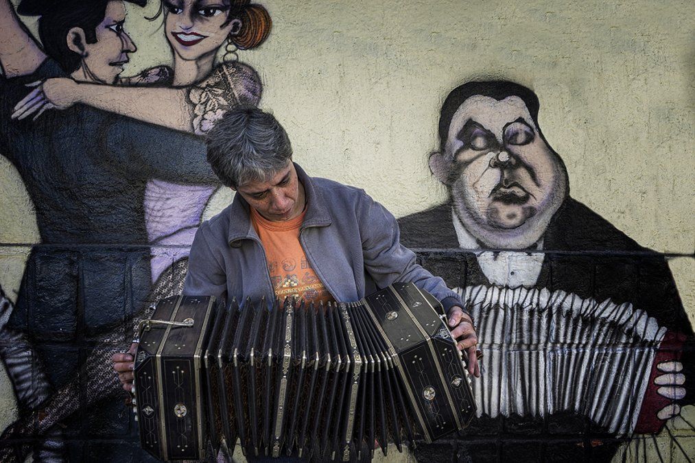 El bandoneón que llegó desde Europa y Troilo vigila