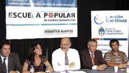 altText(Denuncian que financian escuelas para 