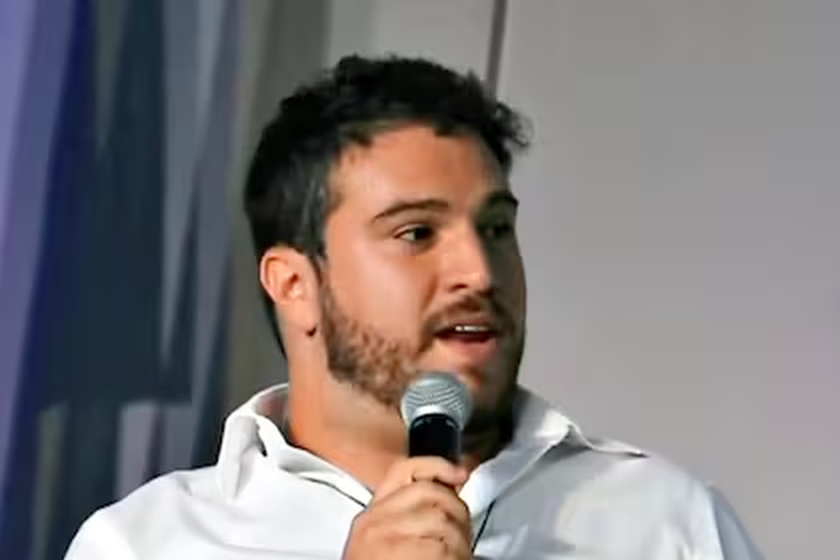 Nicolás Pakgojz, titular de la AABE, es uno de los funcionarios más jóvenes del organigrama nacional: tiene 29 años y desde los 22 años trabaja en el Estado. Nicolás Pakgojz, titular de la AABE, es uno de los funcionarios más jóvenes del organigrama nacional: tiene 29 años y desde los 22 años trabaja en el Estado.