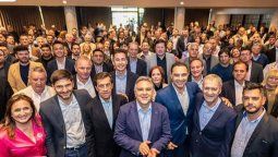 A menos de un mes de las elecciones legislativas de octubre, los gobernadores de Provincias Unidas se posicionan como la tercera opción.