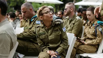 El Ejército de Israel maltrata detenidos: Renunció la abogada militar que filtró imágenes