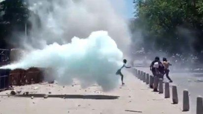 La multitudinaria marcha contra la nueva ley de minería terminó con incidentes (Video)