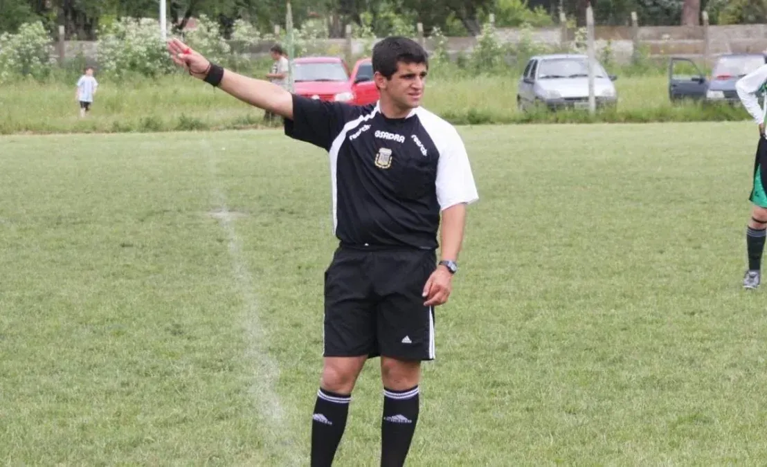 Lucas Novelli: árbitro VAR elegido por Beligoy y Tapia para Racing vs Independiente