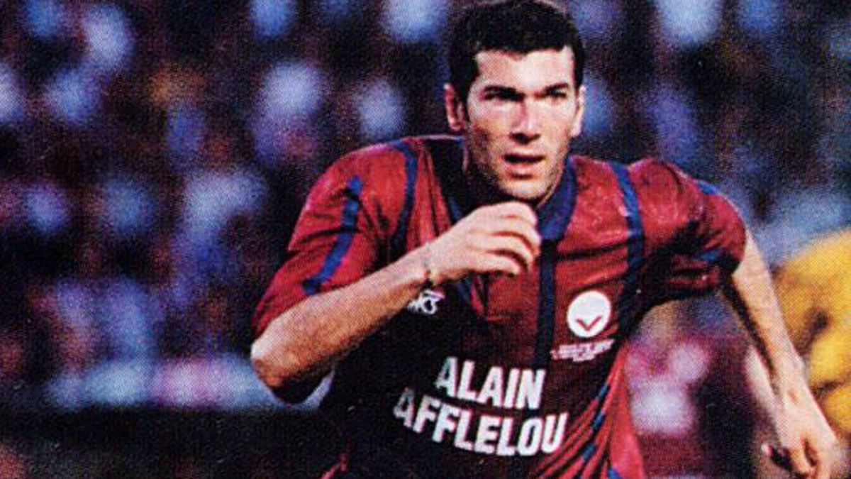 Zinedine Zidane jugó en el Bordeaux entre 1992 y 1996