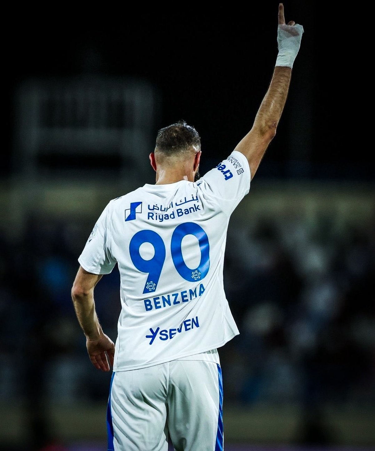 La llegada de Karim Benzema a Al-Hilal desató la ira de Crisitano Ronaldo. La llegada de Karim Benzema a Al-Hilal desató la ira de Crisitano Ronaldo.