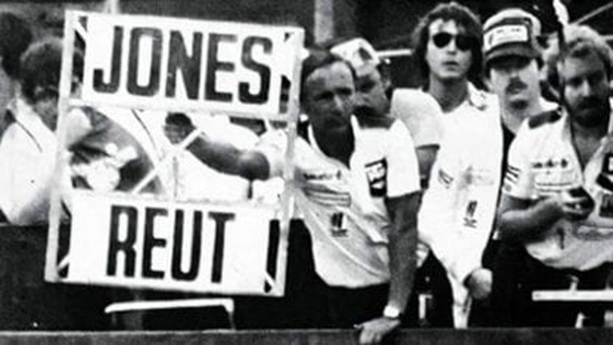 Frank Williams, cofundador de la escudería que lleva su nombre, murió a los 79 años. Williams fue recordado por sus cruces con el argentino Carlos Alberto Reutemann y había sido acusado de la trágicamente muerte del brasileño Ayrton Senna.
