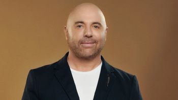 El Día Mundial del Pelado celebra la calvicie como una opción estética elegida por millones alrededor del mundo. Desmitifiquemos mitos y resaltemos verdades. El Día Mundial del Pelado celebra la calvicie como una opción estética elegida por millones alrededor del mundo. Desmitifiquemos mitos y resaltemos verdades.