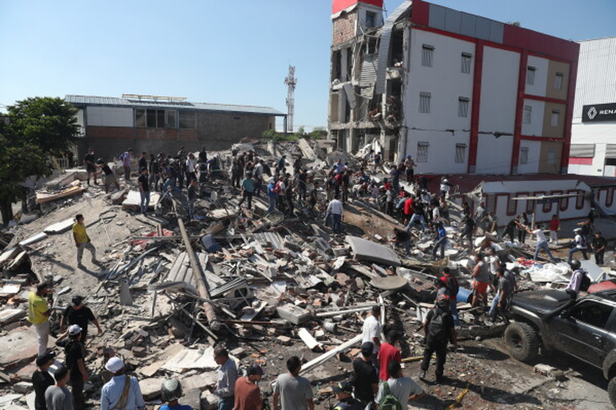 Situación caótica en Calí, tras el terremoto | AP NEWS Situación caótica en Calí, tras el terremoto | AP NEWS