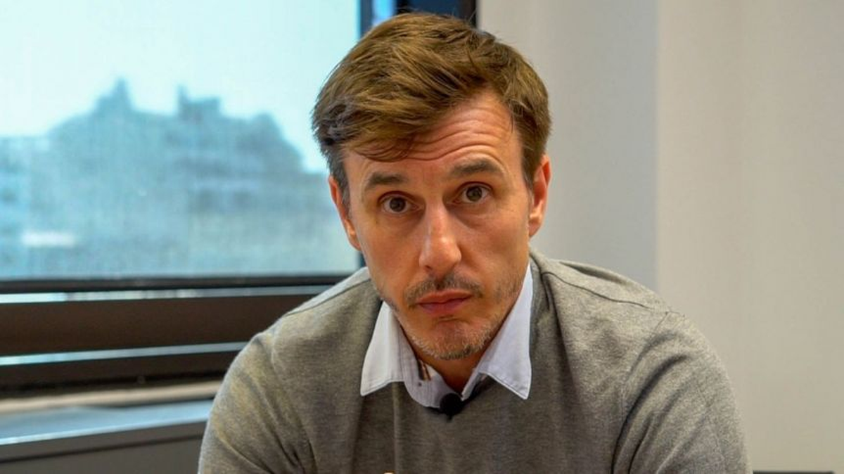 Roberto García Moritán dejó la casa que compartía con Pampita y se habría ido a un PH en el barrio porteño de Saavedra. Roberto García Moritán dejó la casa que compartía con Pampita y se habría ido a un PH en el barrio porteño de Saavedra.