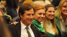 altText(Democracia PRO: Disentir puede costar la renuncia y los 