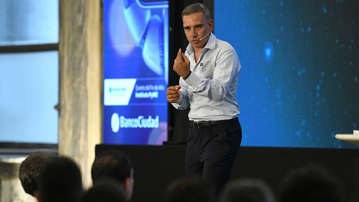 El Banco Ciudad organizó un seminario orientado a los emprendedores y a las PYMES para analizar la marcha del consumo y las nuevas generaciones. Imagen de Pasty Lauria, experto en desarrollo organizacional y creador del método Not Work. (Foto: Gentileza: Prensa Banco Ciudad) El Banco Ciudad organizó un seminario orientado a los emprendedores y a las PYMES para analizar la marcha del consumo y las nuevas generaciones. Imagen de Pasty Lauria, experto en desarrollo organizacional y creador del método Not Work. (Foto: Gentileza: Prensa Banco Ciudad)
