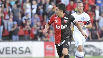 Ni Colón ni el retiro: Pulga Rodríguez firmó con un ignoto club amateur