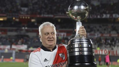 Beto Alonso destruyó a Gago: burlas a la línea de 5 y a Marcos Rojo