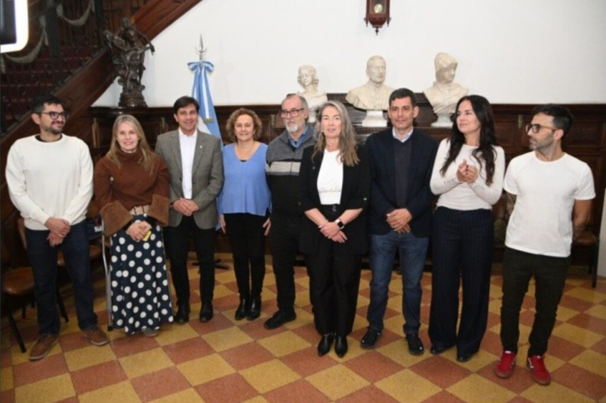 El bloque de concejales de Unidos reclamó que los representantes de Santa Fe voten en contra del proyecto que ya obtuvo media sanción en Diputados y dejaría sin beneficio de Zona Fría a Rosario junto a otros departamentos del sur provincial. El bloque de concejales de Unidos reclamó que los representantes de Santa Fe voten en contra del proyecto que ya obtuvo media sanción en Diputados y dejaría sin beneficio de Zona Fría a Rosario junto a otros departamentos del sur provincial.