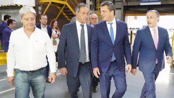 Daniel Scioli vs. Sergio Massa en la superPASO del Frente de Todos. Daniel Scioli vs. Sergio Massa en la superPASO del Frente de Todos.