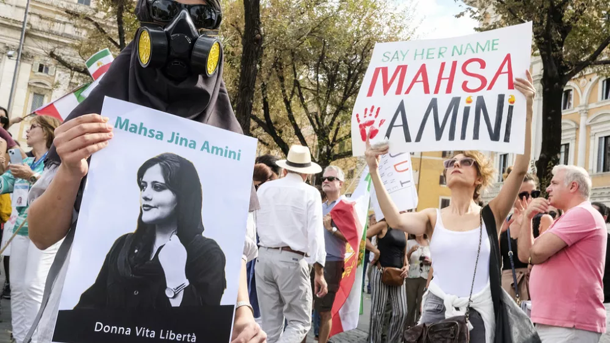 La muerte de Mahsa Amini, símbolo de la rebelión femenina contra el régimen de Irán. La muerte de Mahsa Amini, símbolo de la rebelión femenina contra el régimen de Irán.