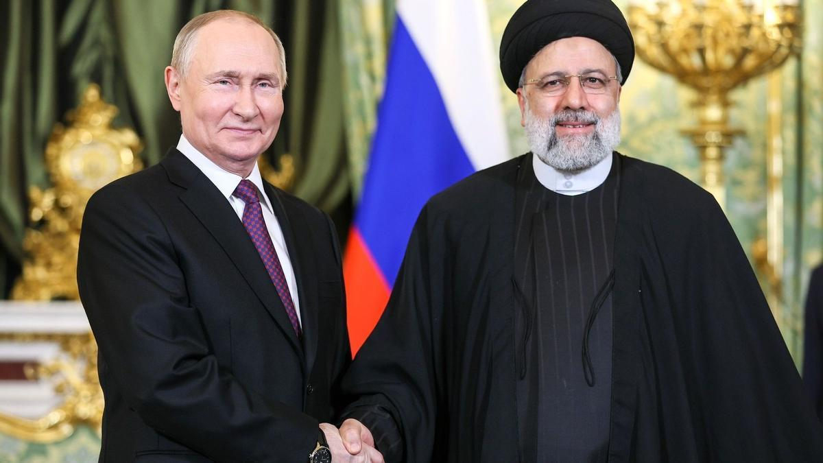 Vladimir Putin junto al Supremo de Irán. Vladimir Putin junto al Supremo de Irán.