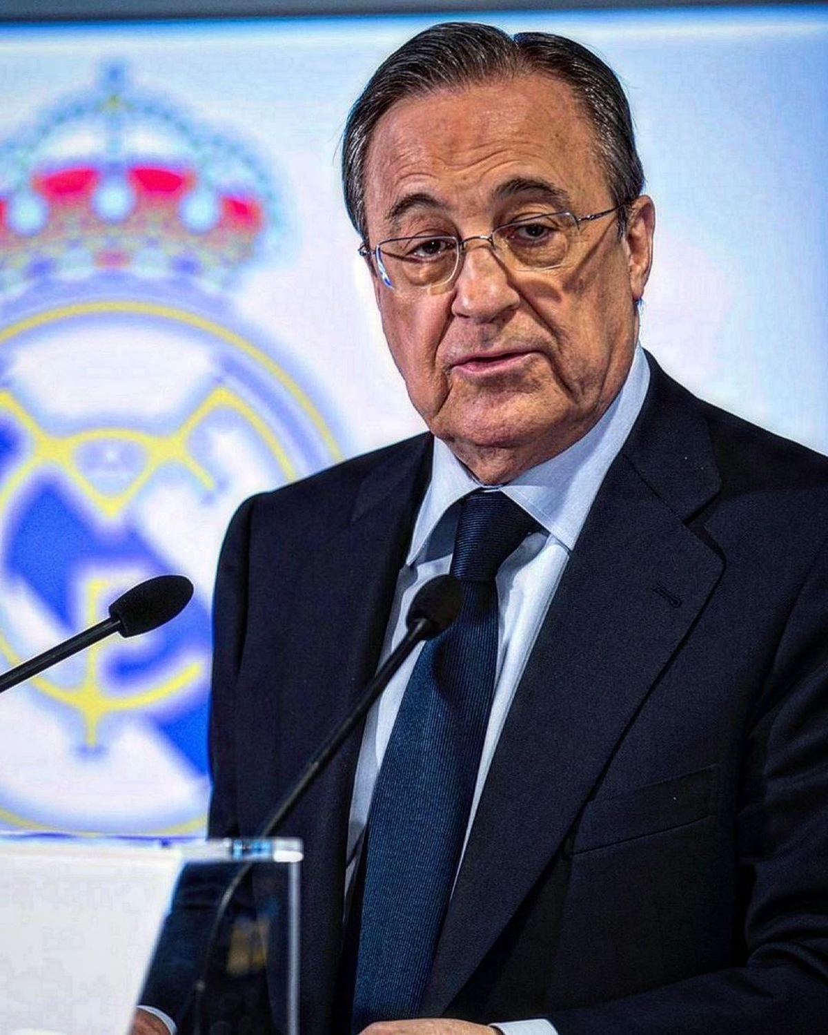 Florentino Pérez, el hombre que creer ser el dueño del fútbol. Florentino Pérez, el hombre que creer ser el dueño del fútbol.
