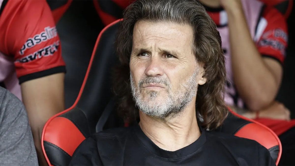 Rubén Insúa volvió al Nuevo Gasómetro, esta vez como DT de Barracas Central, y criticó al presidente de San Lorenzo, Marcelo Moretti. Rubén Insúa volvió al Nuevo Gasómetro, esta vez como DT de Barracas Central, y criticó al presidente de San Lorenzo, Marcelo Moretti.