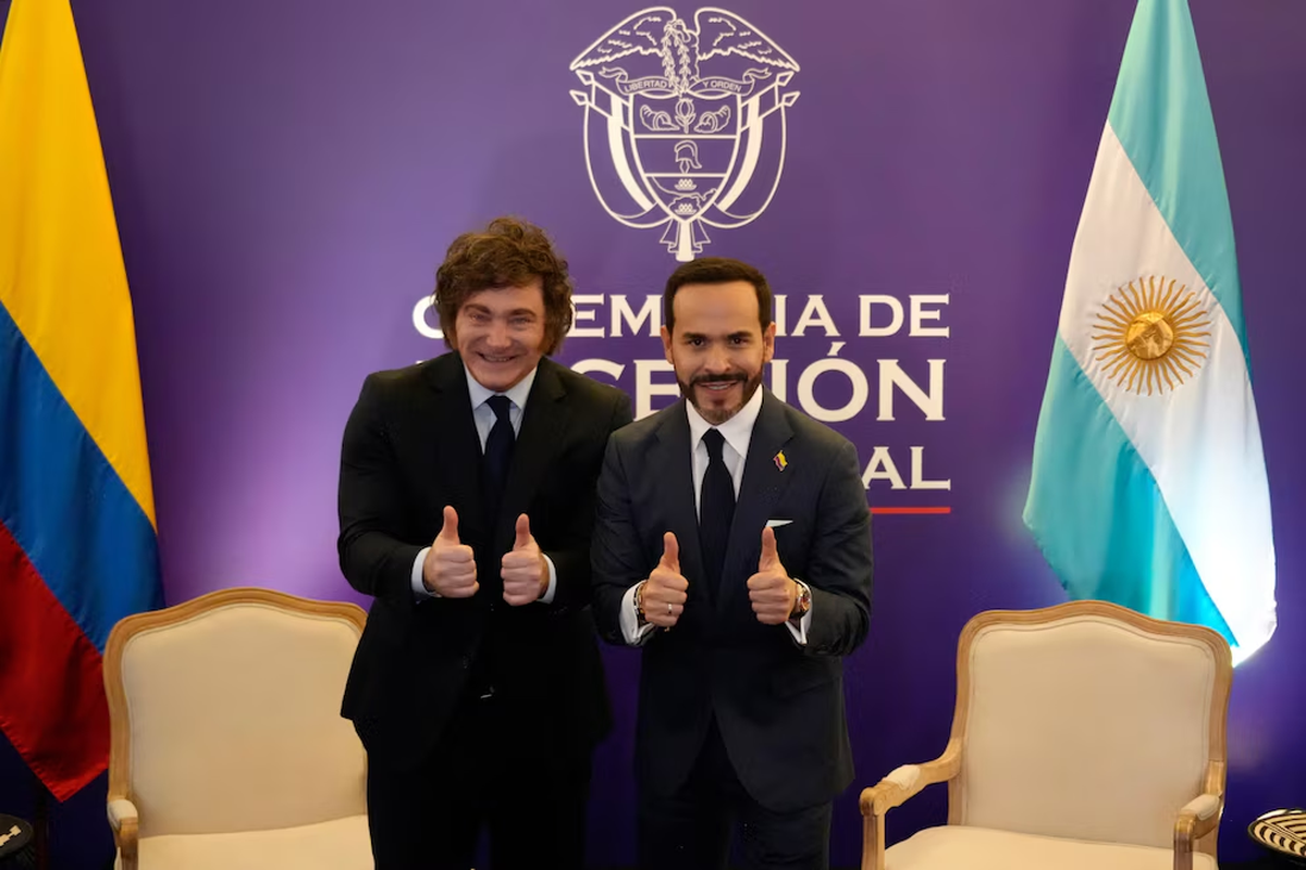 Foto en el acto previo de la asunci&oacute;n de De la Espriella