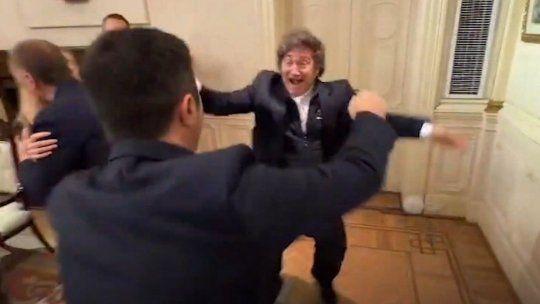 Javier Milei a los saltos con Luis Petri: hoy no hizo falta usar IA... (la realidad supera a la ficción) Javier Milei a los saltos con Luis Petri: hoy no hizo falta usar IA... (la realidad supera a la ficción)