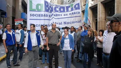 Bancarios cerraron aumentos para no perder contra la inflación 2024