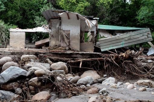 El alud destrozó viviendas