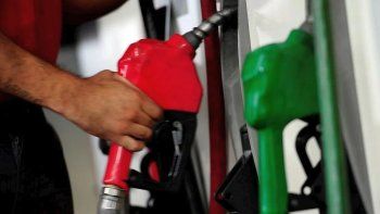 Sube el impuesto a los combustibles, y moverá los precios en surtidores (dos veces)