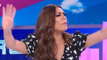 Flor de la V y su tenso cruce con Pampito al aire de Intrusos. Flor de la V y su tenso cruce con Pampito al aire de Intrusos.